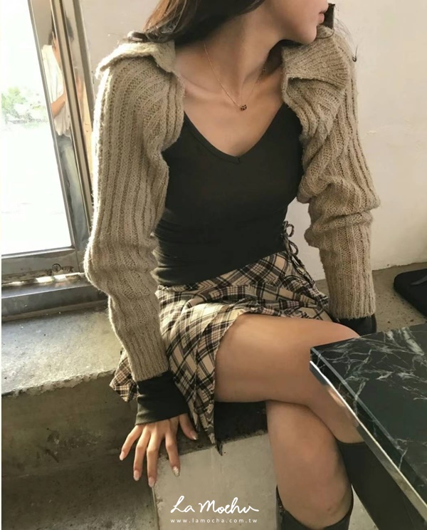 坑條針織感短版小外套